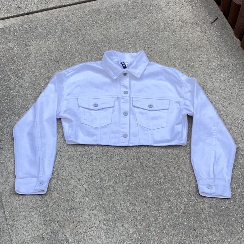 H&M DIVIDED NWT WHITE LIGHT WEIGHT DENIM JACKET COAT SMALL CROPPED - Picture 5 of 8